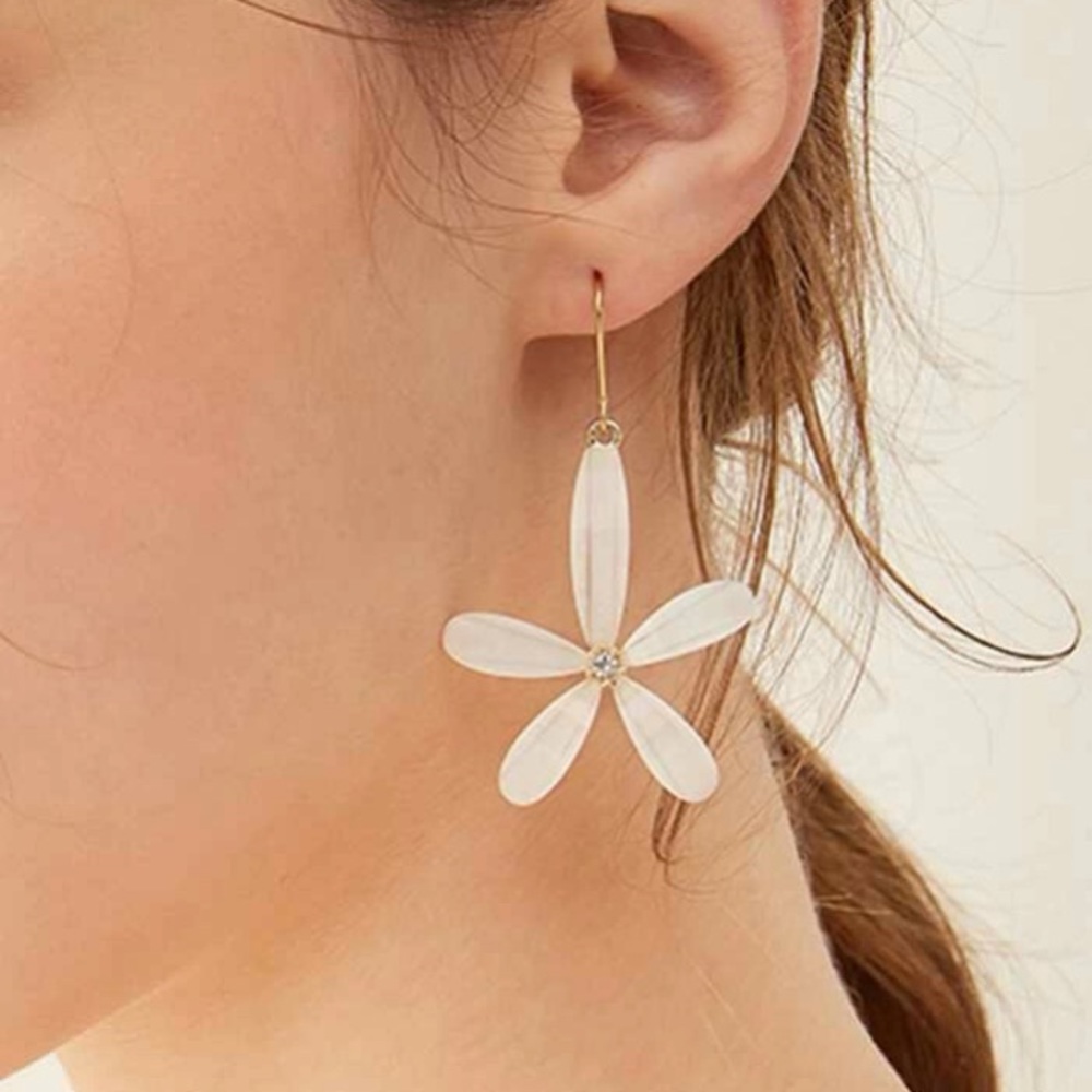 🆕 Beautiful Flower Earrings!!!!  Brand New!!!